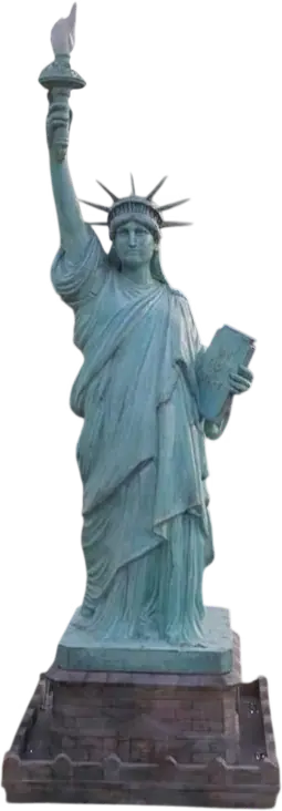 Réplica de la Estatua de la Libertad en fibra de vidrio, instalada al aire libre