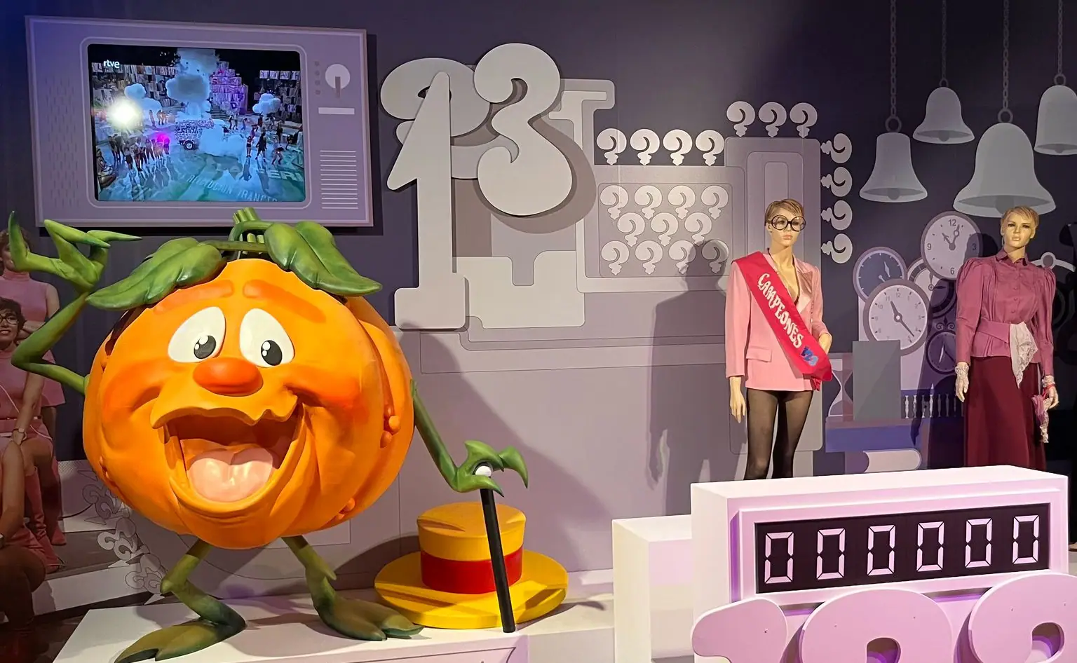 Ruperta, la calabaza del Un, dos, tres, en el decorado de una exposición sobre el programa